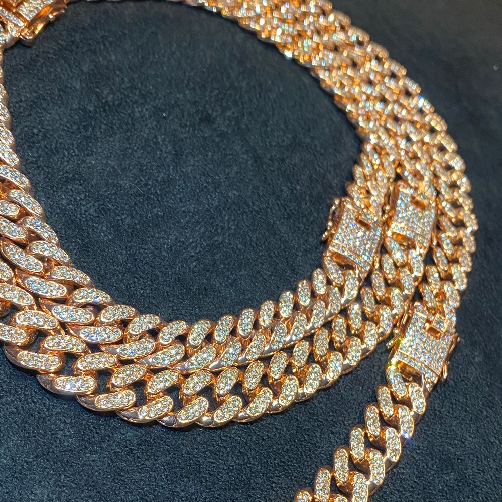 Rare Red Rose 16” 18” 26” chain set for him and her